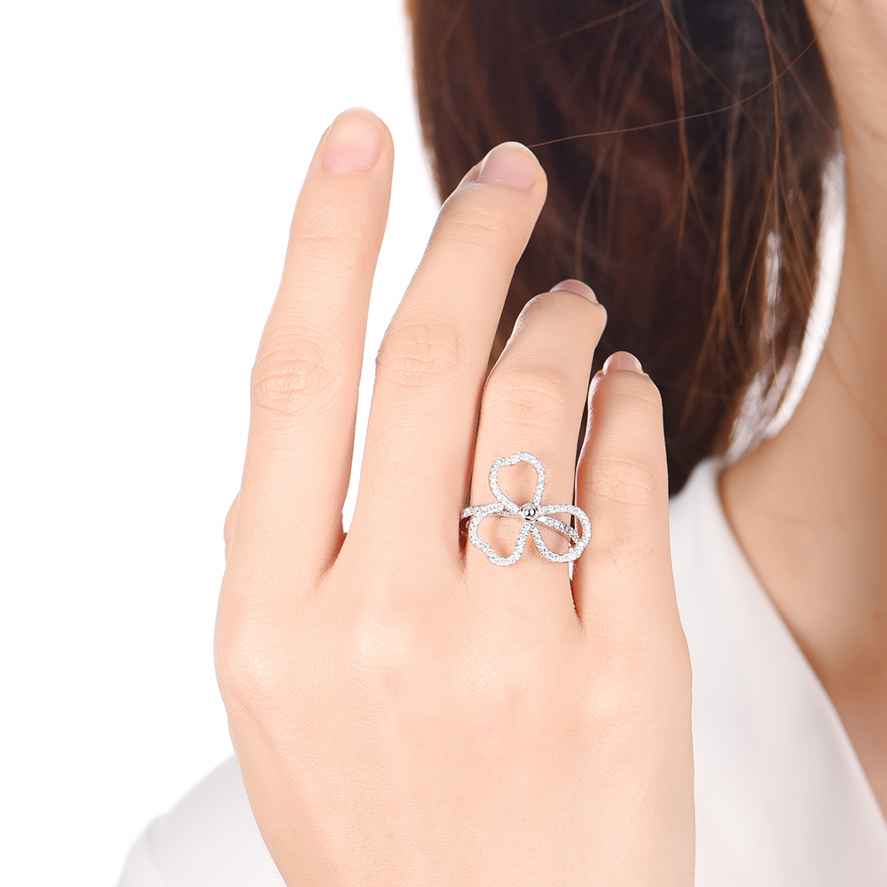 Three clover Diamond Ring