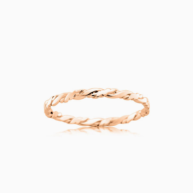 Petite twisted wedding ring J1143