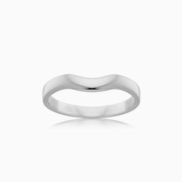 Plain curved wedding ring J3516