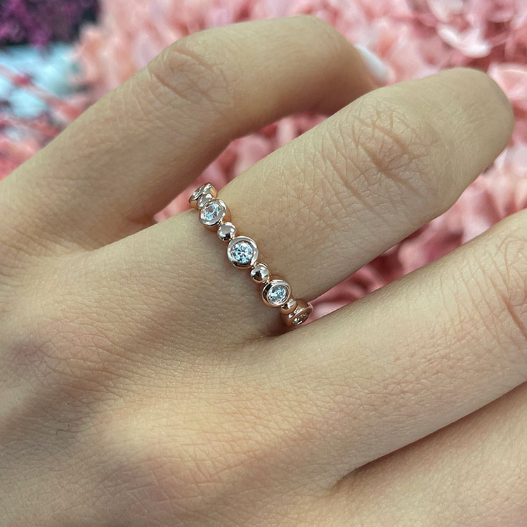 Alternate diamond bezel ring